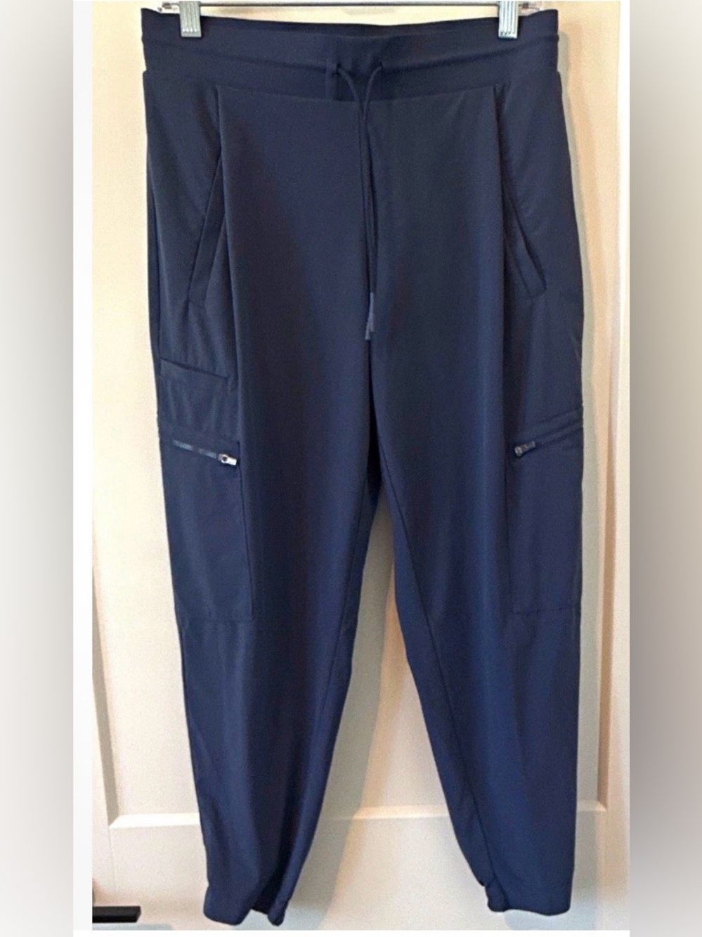 Athleta Women’s Venture Navy Blue Cargo Pants, Size 8p